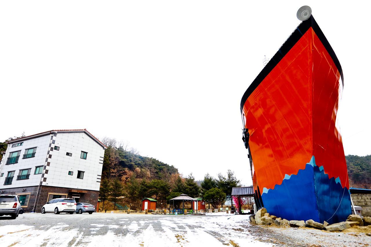 Pirate Ship Pension Andong Exterior foto