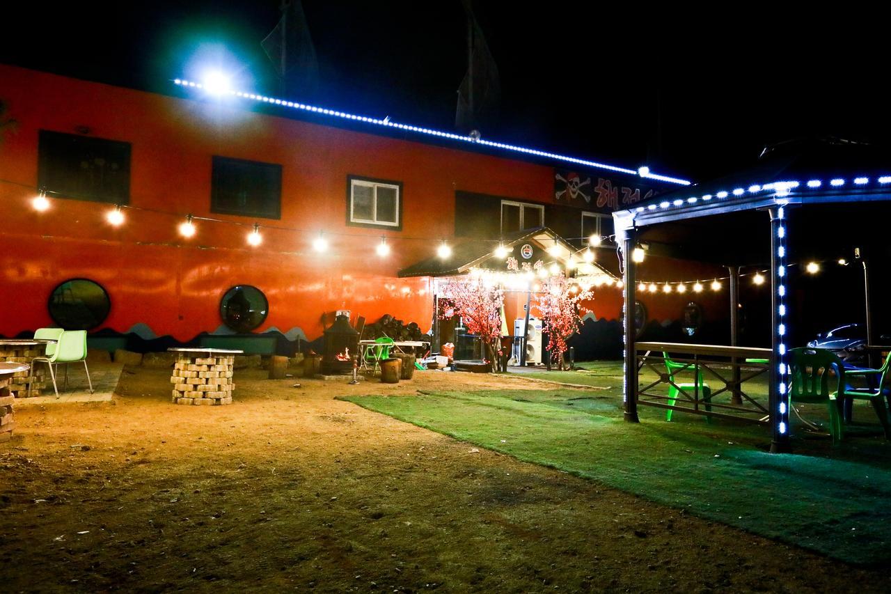 Pirate Ship Pension Andong Exterior foto